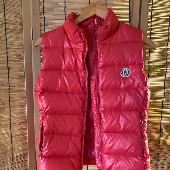🍬SOLD🍬 Moncler down puffer vest - Picture 5 of 7